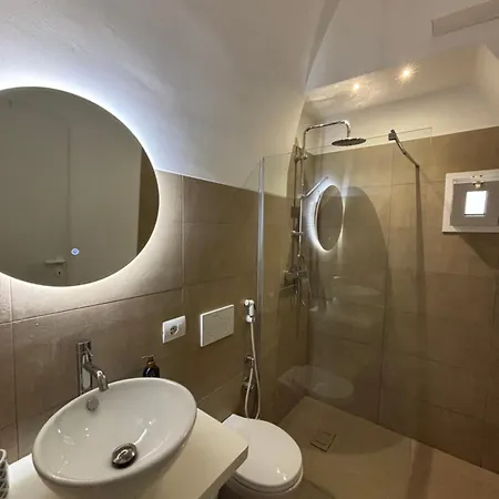 Marbella House Con Jacuzzi * بولينيانو آ ماري