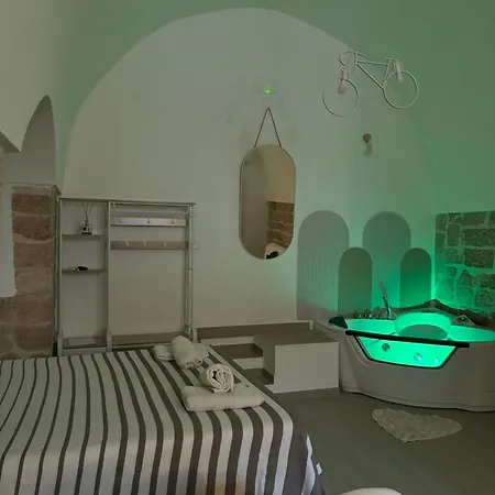 Marbella House Con Jacuzzi بولينيانو آ ماري