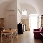 Marbella House Con Jacuzzi דירה פולינאנו א מארה